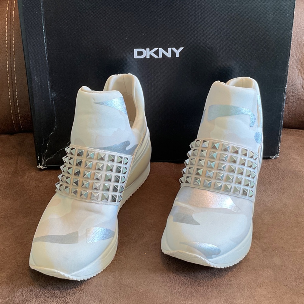 DKNY Women's Cream and Silver Studded Sneakers